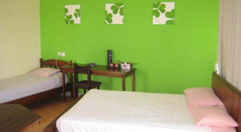 Le Cactus Guesthouse Terre Rouge  Екстер'єр фото