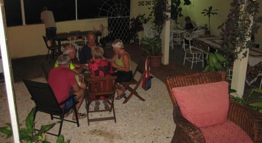 Le Cactus Guesthouse Terre Rouge  Екстер'єр фото